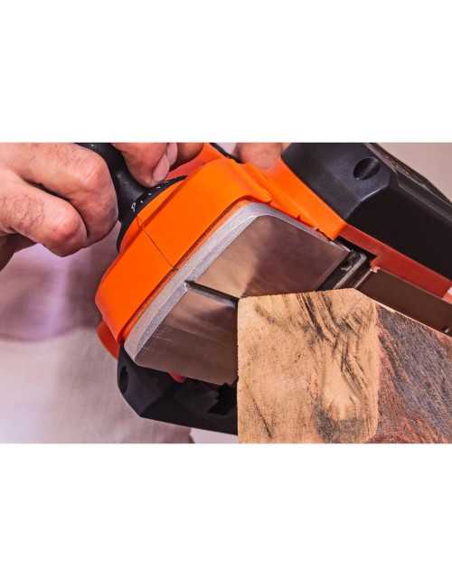 BLACK + DECKER STRUG BEW712 elektryczny