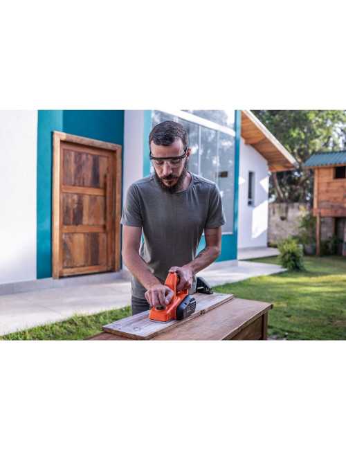 BLACK + DECKER STRUG BEW712 elektryczny