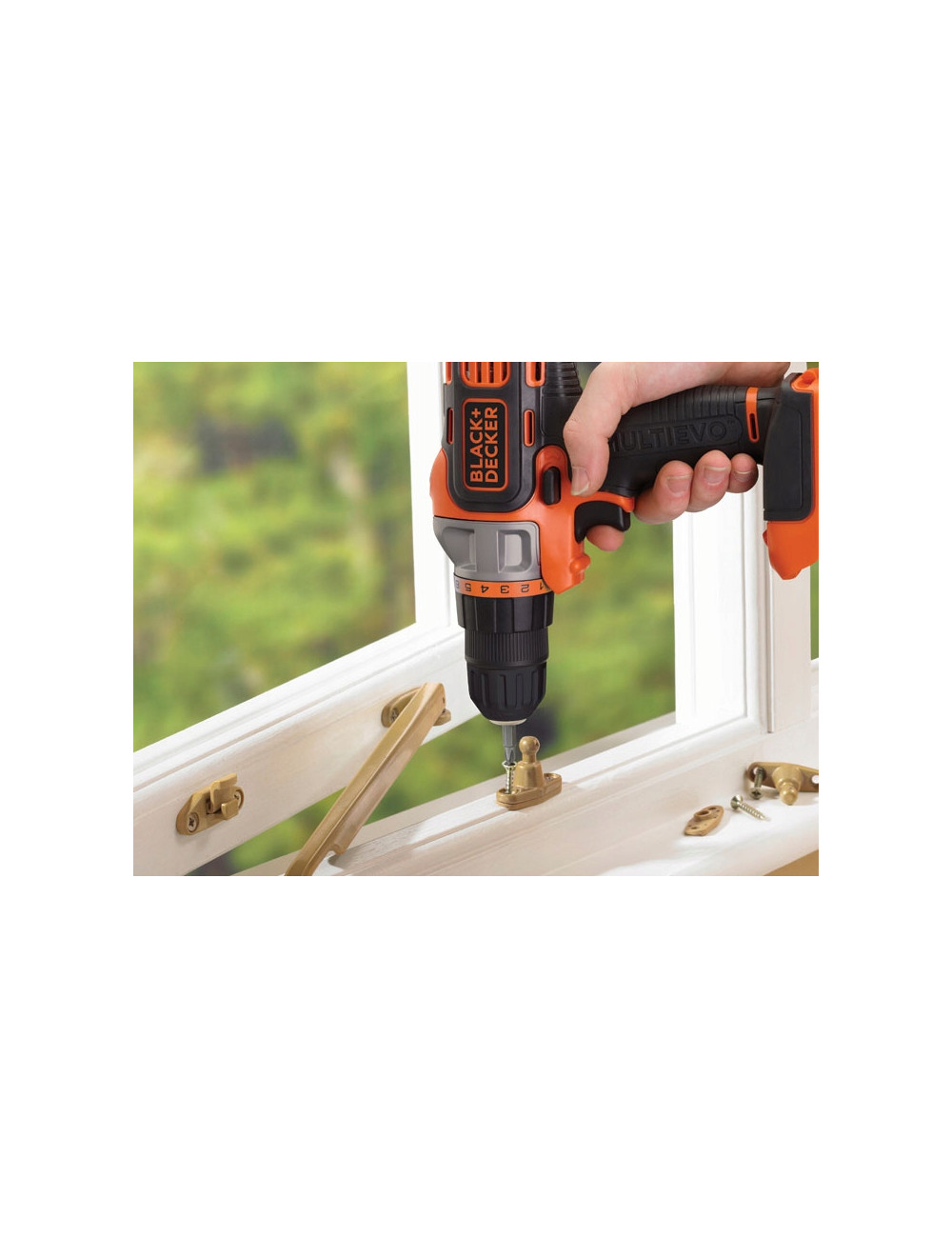 BLACK+DECKER NARZĘDZIE WIELOFUNKCYJNE MULTIEVO MT218K ZESTAW STARTOWY Z GŁOWICĄ WKRĘTARSKĄ WALIZKA