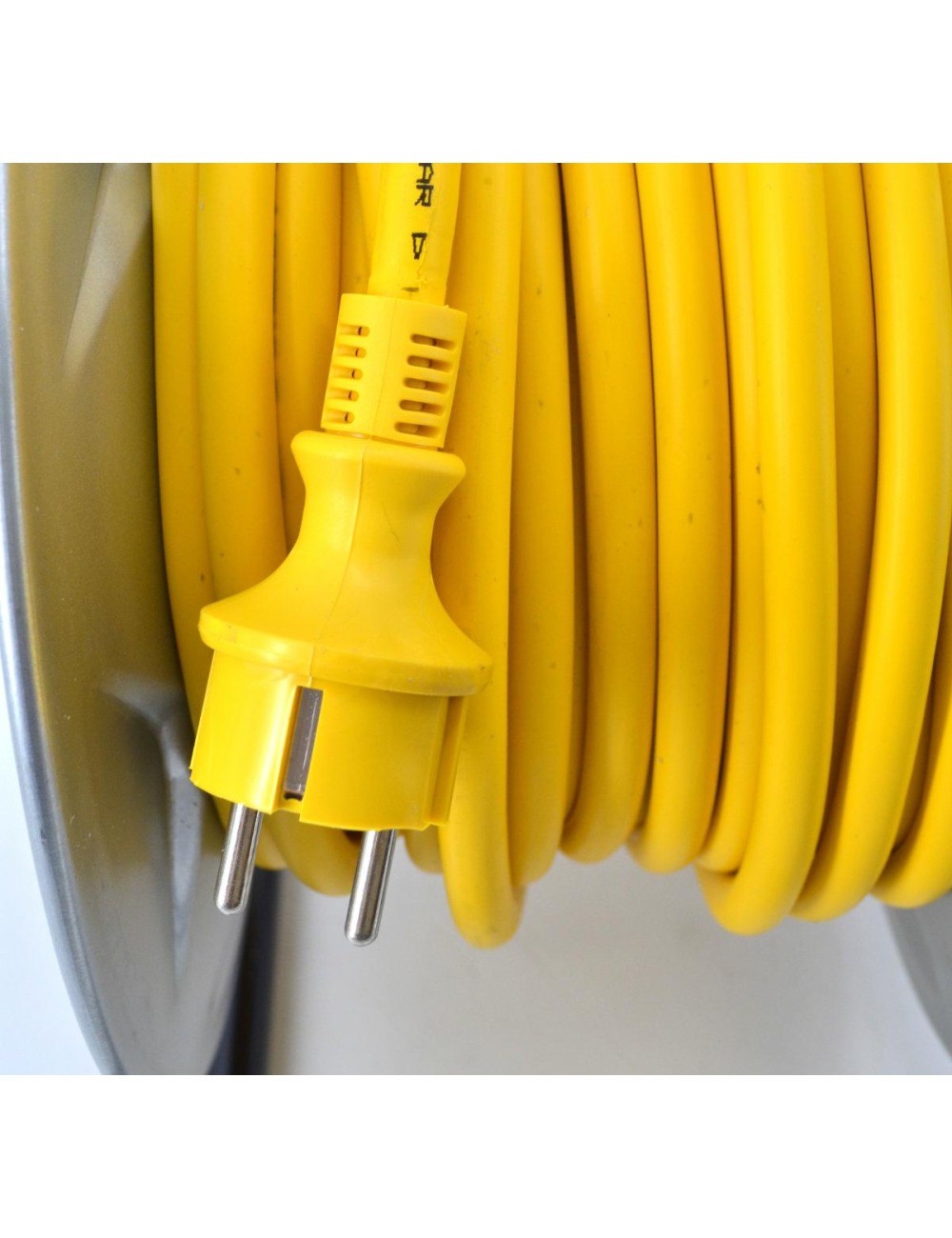 AWTOOLS PRZEDŁUŻACZ BĘBEN METALOWY ŻÓŁTY HEAVY DUTY 40m 3x1,5 mm 16A / 3680W / IP44 NEOPREN