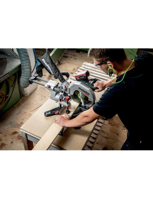 METABO PIŁA UKOŚNICA KGS 18 LTX BL 254 CARCASS