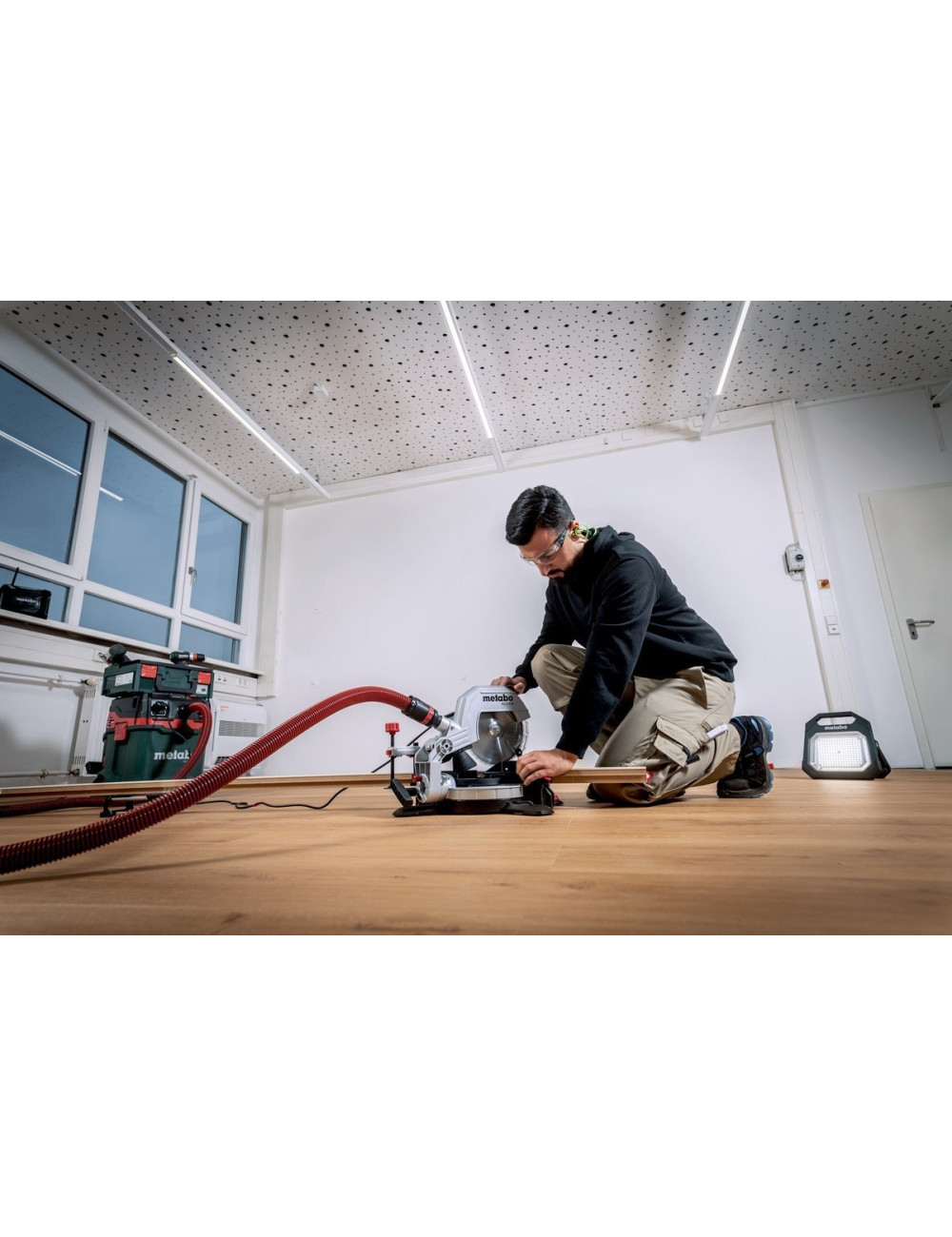 METABO PIŁA UKOŚNICA KS 216 M 1350W LASER 120 x 60mm