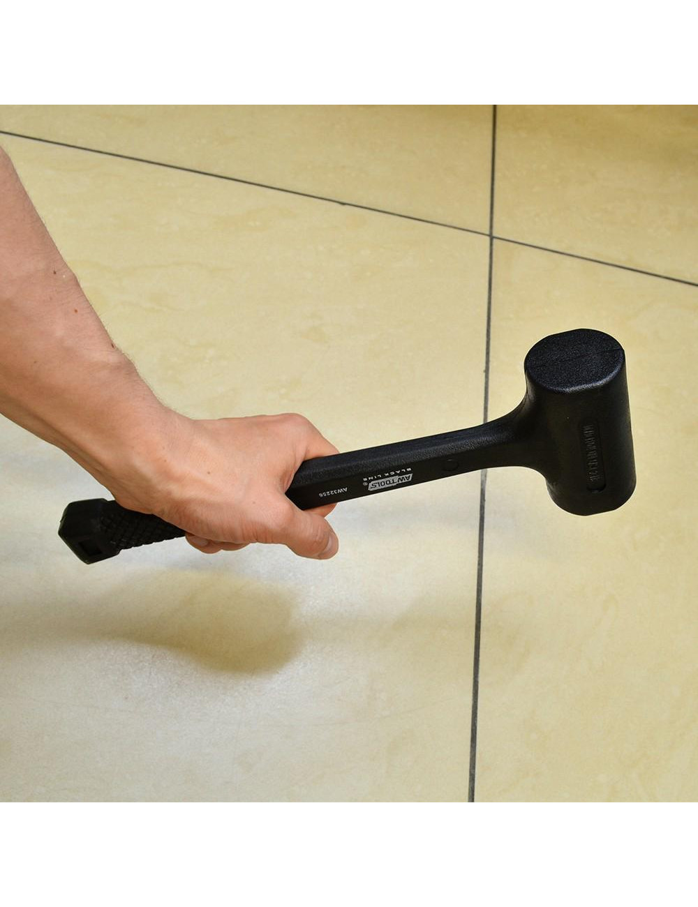 AWTOOLS MŁOTEK BEZODRZUTOWY 740g BLACK LINE