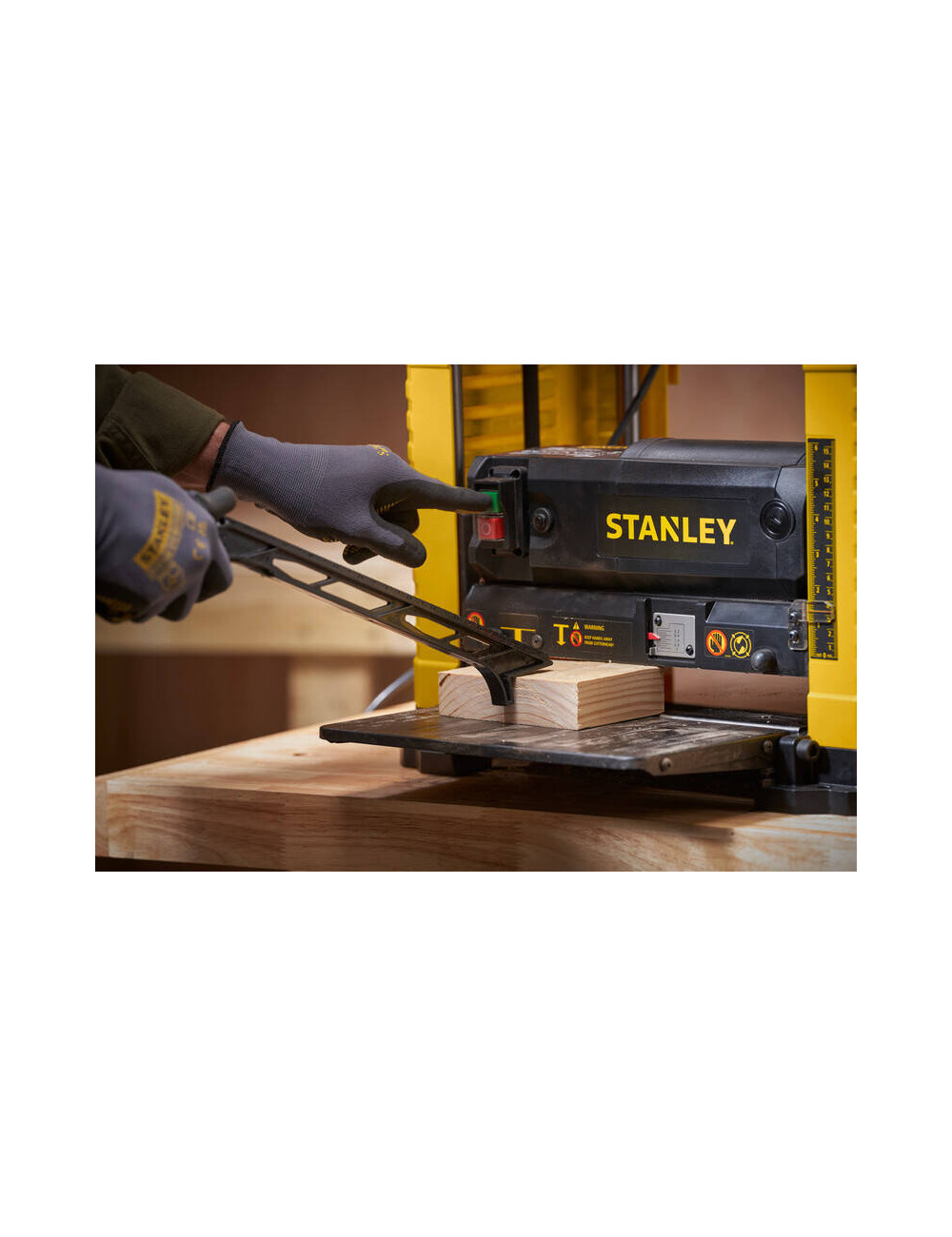 STANLEY STRUGARKA GRUBOŚCIOWA STP18 1800W