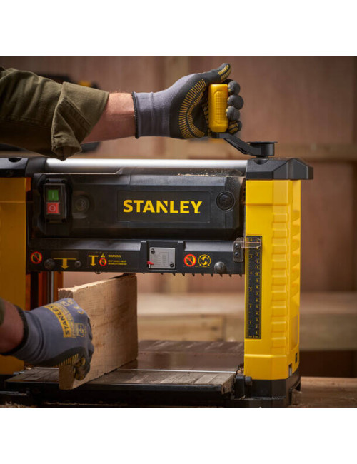 STANLEY STRUGARKA GRUBOŚCIOWA STP18 1800W